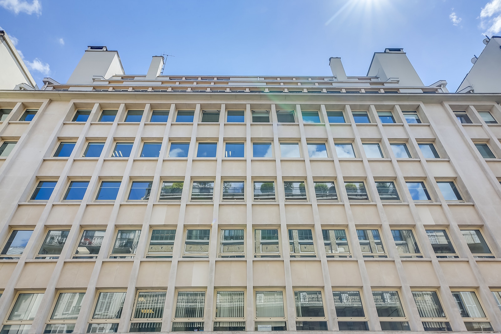 87-89 Rue la Boétie, Paris